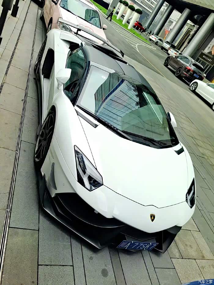 霸气十足的兰博基尼aventadorlp700
