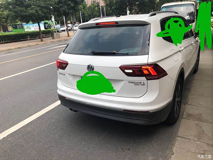 途观l倒车灯只有右边一个亮吗?