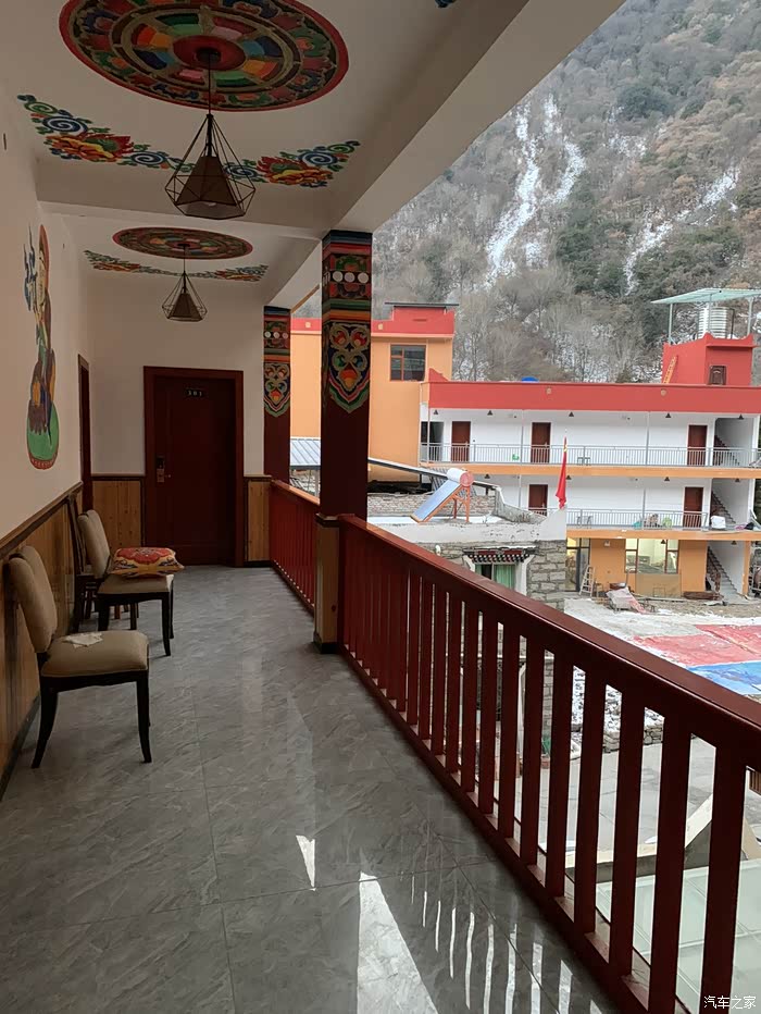 元旦理县孟屯河谷滑雪