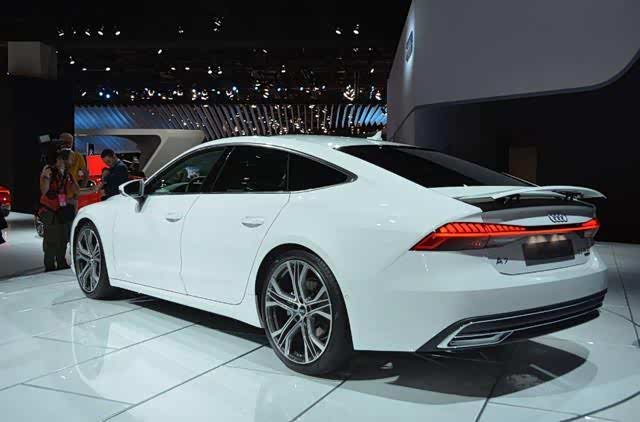 全新a7侧面,线条还是采用较为凌厉的感觉_奥迪a7论坛_手机汽车之家