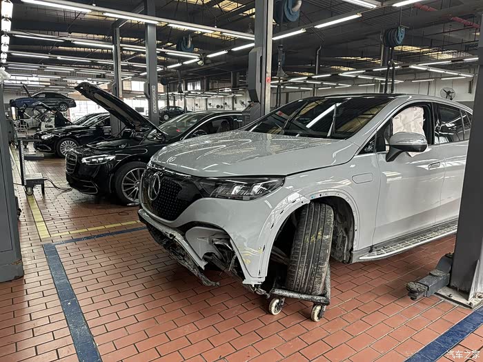 【图】估计是eqe suv第一个爆安全气囊的吧_奔驰eqe suv论坛_汽车之家