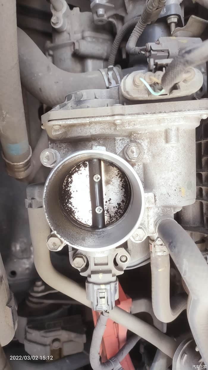 卡罗拉双擎清洗节气门作业