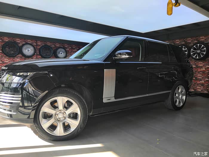 路虎揽胜行政加装车身银色套件尊贵品质立显