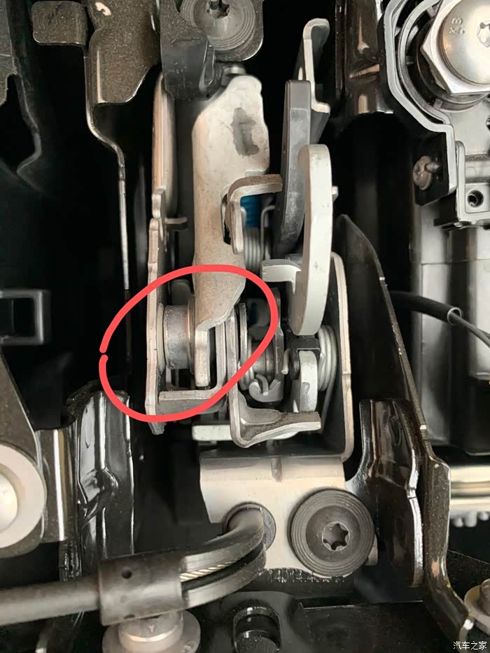 【图】引擎盖卡扣弹簧问题_宝马3系论坛_汽车之家论坛