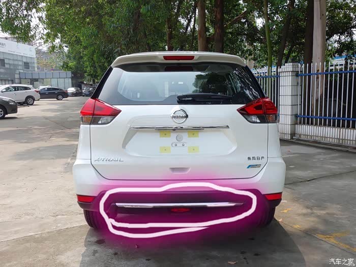 2017款新奇骏后面保险杠装饰条