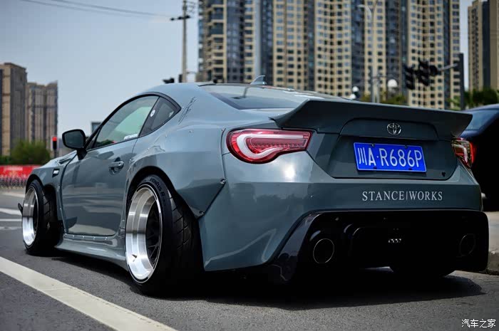 这是火箭兔宽体套件吧