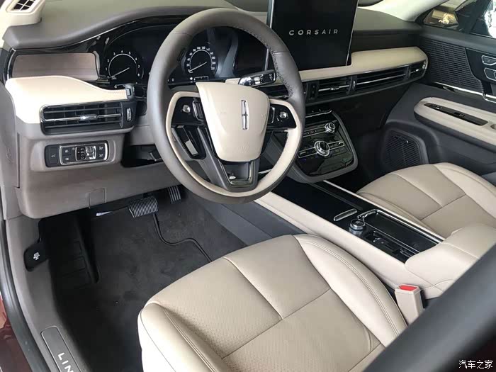 求教关于冒险家米色内饰的问题