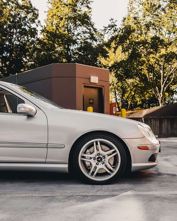 梅赛德斯奔驰amg c55,也是一种不错的选择.