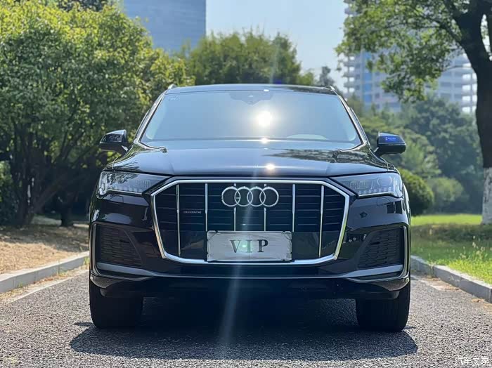 21年奥迪q745tfsi运动全时四驱