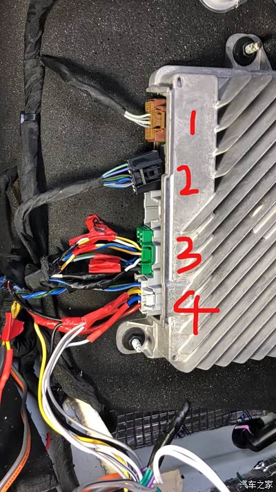 关于新君越豪华音响改装线路