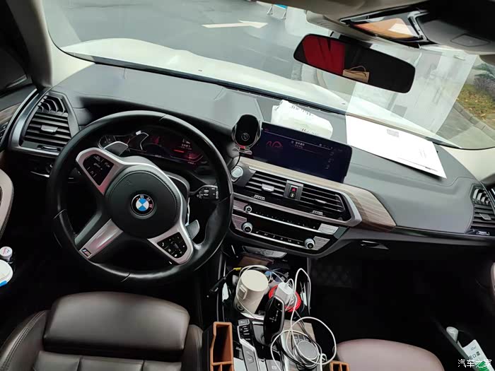 点击:>0|回复:>0宝马x3论坛>出售20年5月x3,白色,原版原漆,四门前后杠