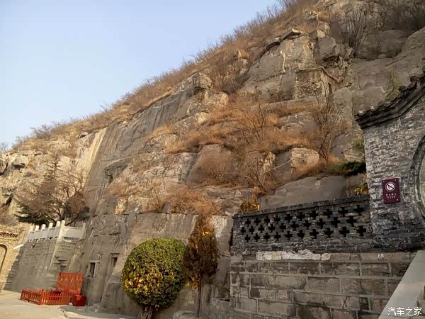 冬日响堂石窟记