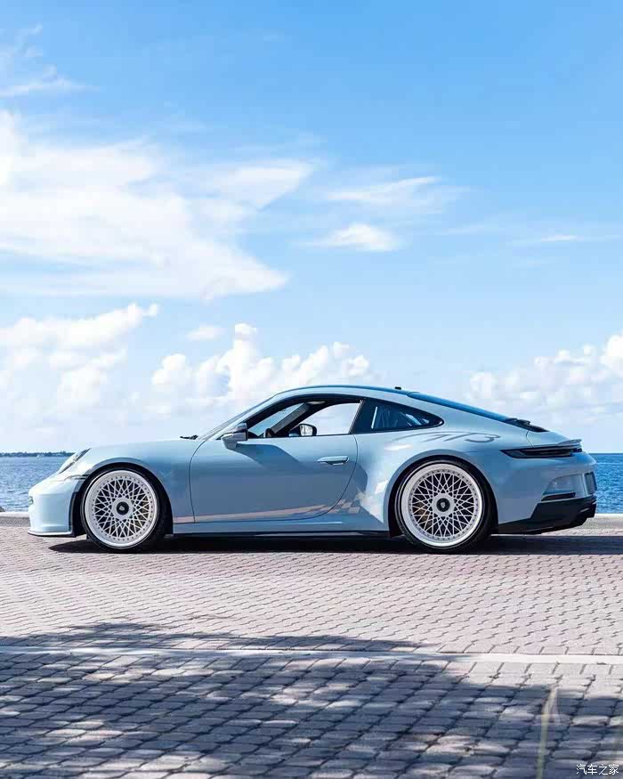 【图】浅蓝的保时捷911 gt3 touring,帅呆了_保时捷911论坛_汽车之家