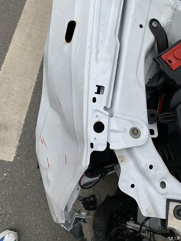 【图】买了才两个月的a4l被撞了_奥迪a4l论坛_汽车之家论坛