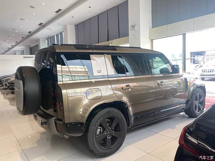 出2022年路虎卫士p400一辆