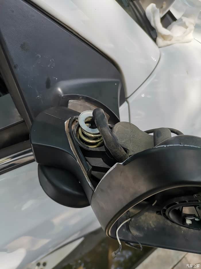 后视镜转轴自己分离了哪里可以买到维修配件啊