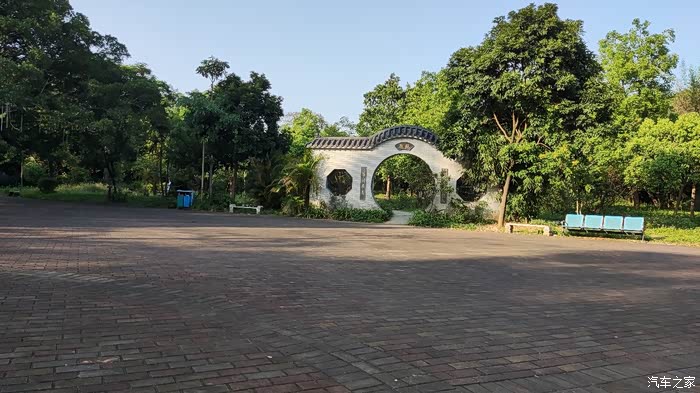 驾驶cs35plus游玩潮连公园