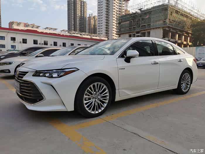 亚洲龙白色25混动尊贵购车心得