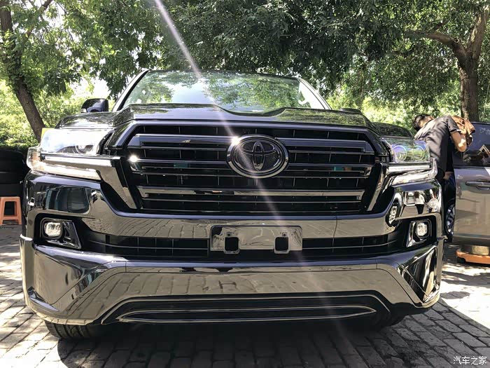 提车陆巡改黑金刚外观与大家分享我的用车作业