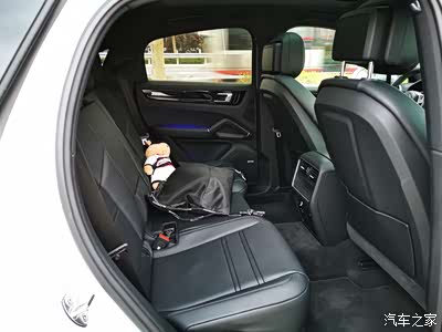 迟到两个月的卡宴coupe提车作业 1800公里用车体验!