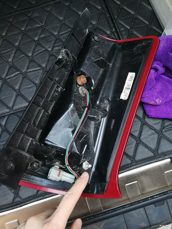 【图】h9 车台安装作业(车顶天线)_哈弗h9论坛_汽车之家论坛