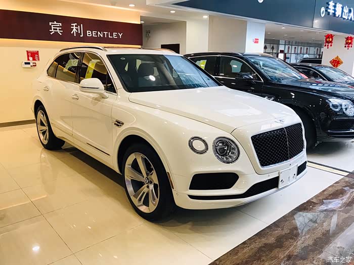 分享照片,白色宾利添越