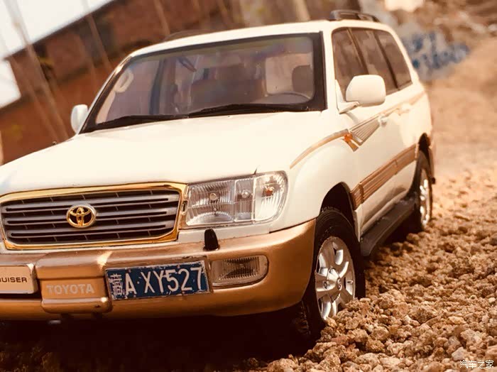 00后toyotalandcruiserlc100