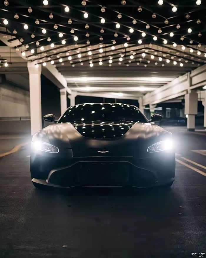 黑武士阿斯顿马丁