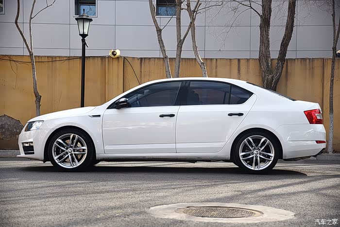 17明锐继续进化18寸轮毂换挡杆