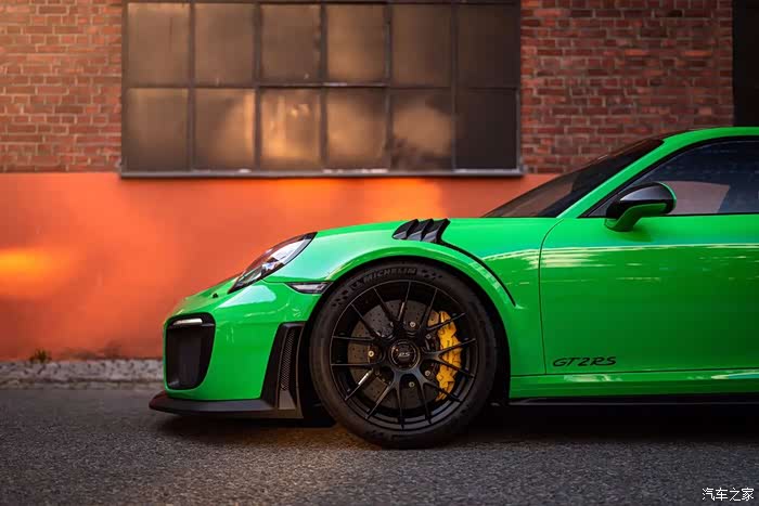 【图】蝰蛇绿porsche 911 gt2rs,帅气满分_保时捷911论坛_汽车之家
