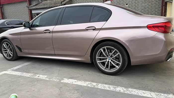 出售宝马52519款