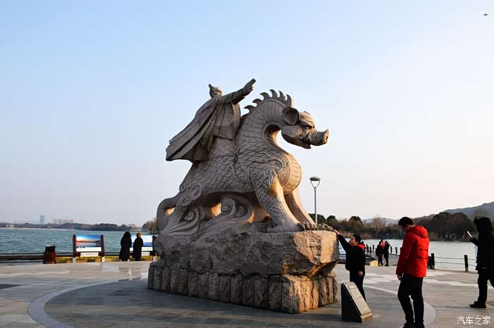 张渤治水雕像,这也是渤公岛名字的来历