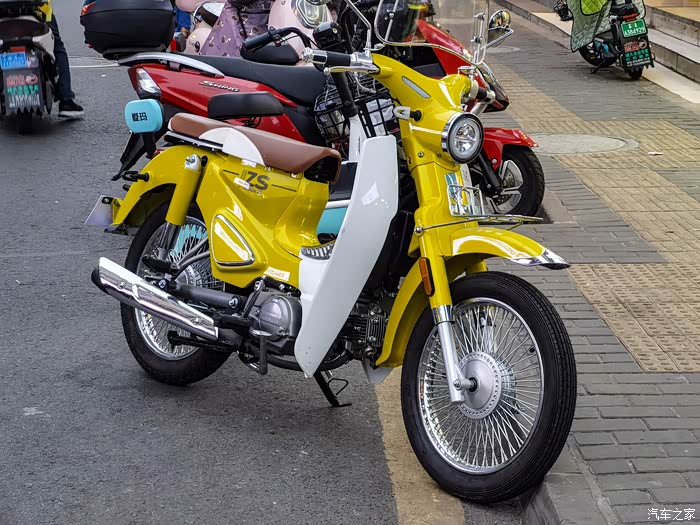 宗申yami复古弯梁摩托车静态赏析