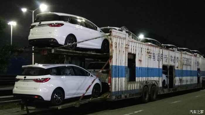 莞佛高速大岭山服务区偶遇宋max