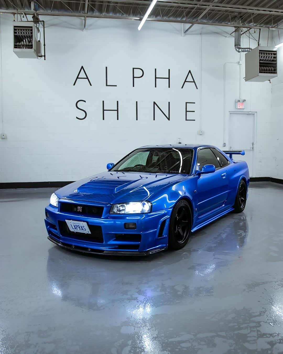 拥有baysideblue配色的日产gtrr34