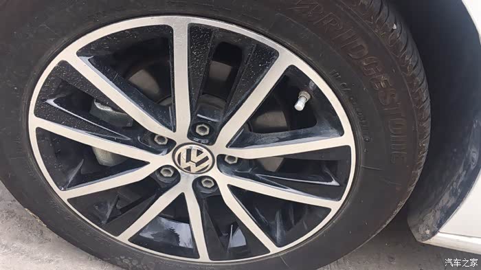 换轮胎请远离普利司通耐驰克