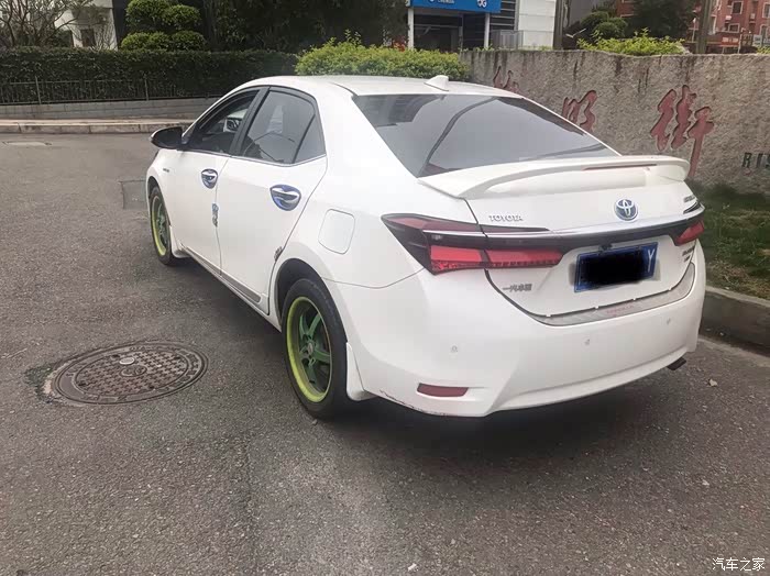 18款卡罗拉双擎