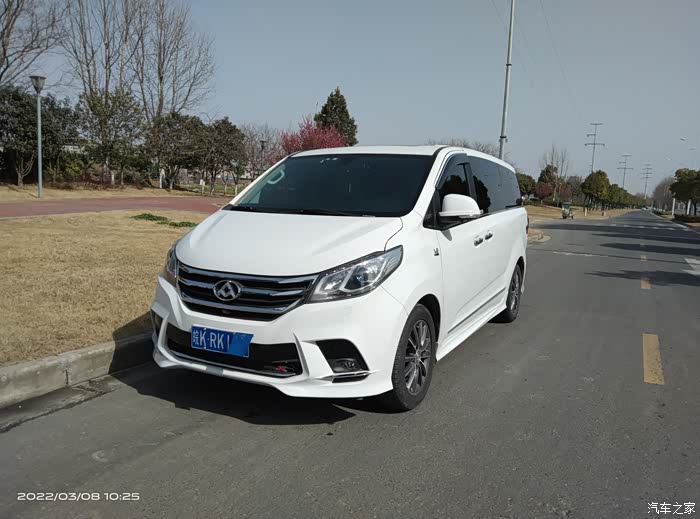 【图】上汽大通g10白色豪华行政犀牛现在能卖多少钱?