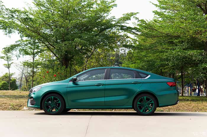 怎么型!】电光墨绿色吉利缤瑞200t伴我行!