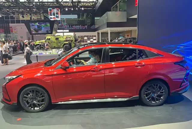 【图】外形炫酷,正中间为全新的aeolus赛道标志_雄狮f16论坛_汽车之家