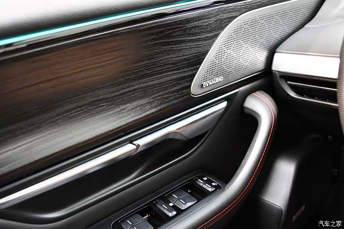 今日提车超级喜欢小鹏p7的丹拿音响