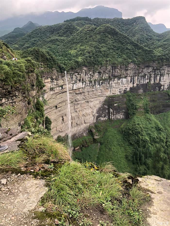 风吹岭基地露营马尿水瀑布观景耍水越野人畅享五一