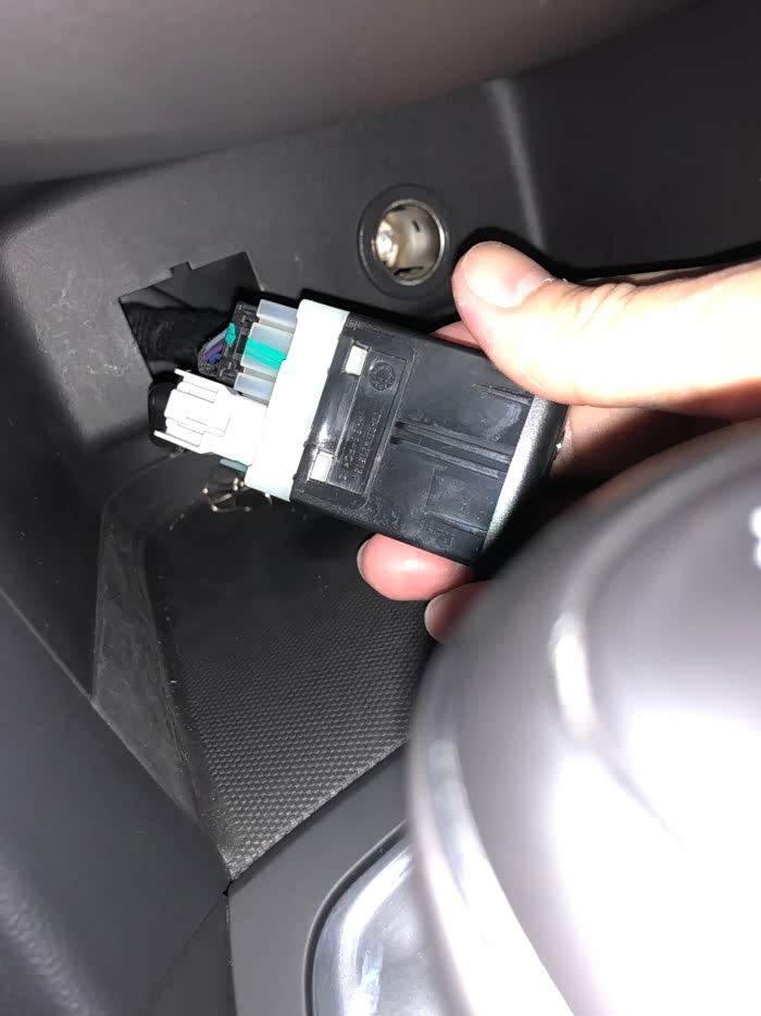 御姐sd卡槽在哪里?只有usb插口吗?