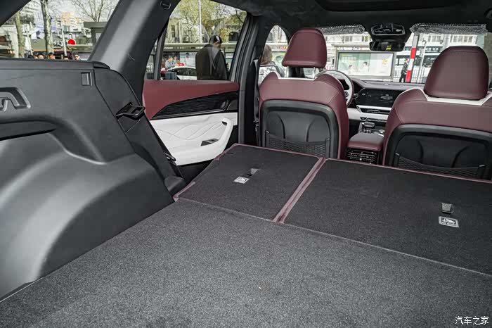 星越l空间好大啊后备箱这么大来个7座不行吗