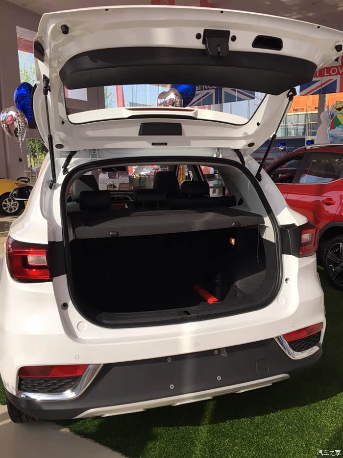 后备箱也不错