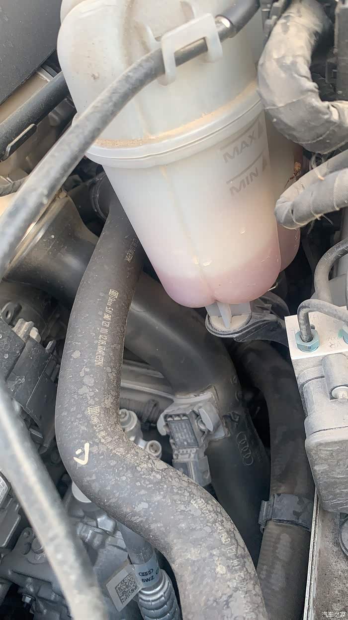 18款奥迪a4l冷却液的问题