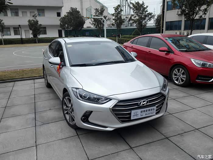 领动这个车别的颜色很少吗?