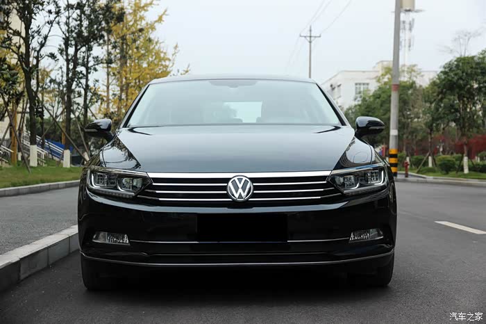 黑色的迈腾真的是挺帅的