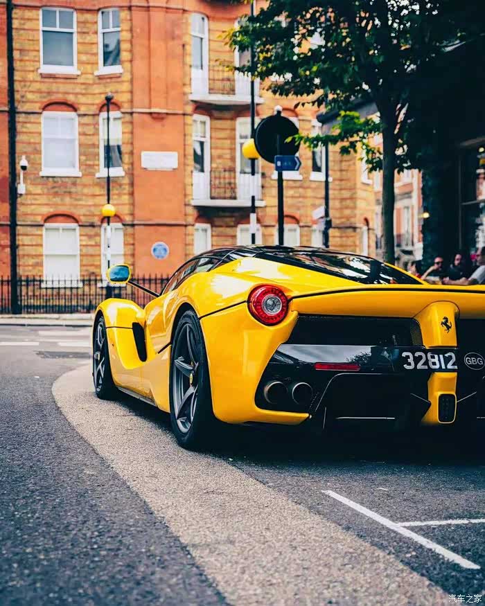世界三大神车之一的法拉利拉法