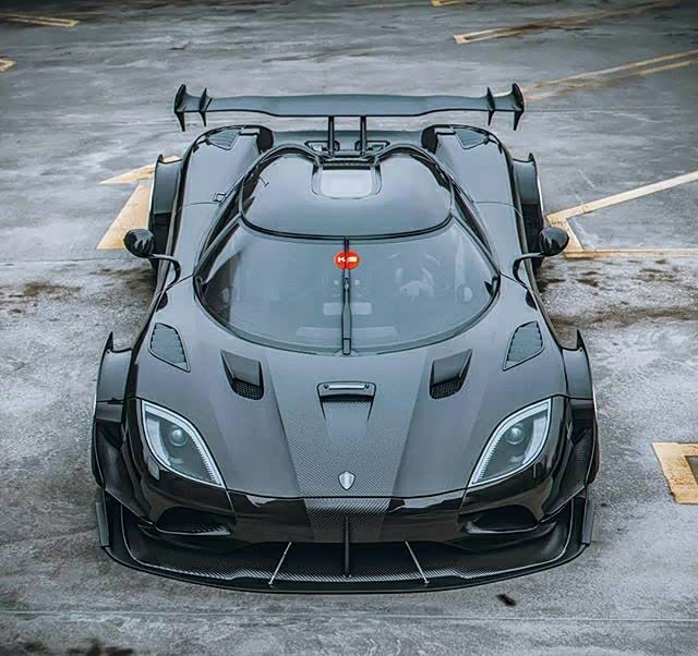 改装的宽体科尼赛克agerars